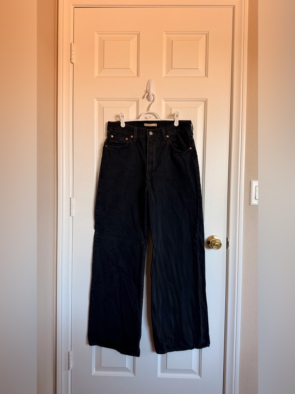 Levi's Ribcage Wide Leg Jeans in Rosie Posie - W31 x L32 - Picture 4 of 6